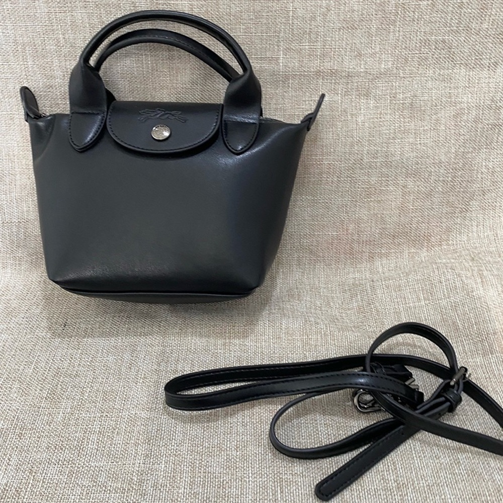 Longchamp Black Tote Bag With Metal Snap Fastening For Crossbody Wear